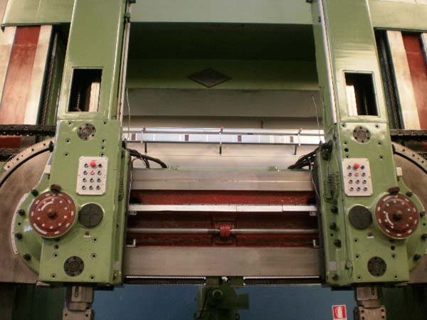 Загальний вигляд токарно-карусельного верстата 1540Ф1 1540Ф1 токарно-карусельного верстата